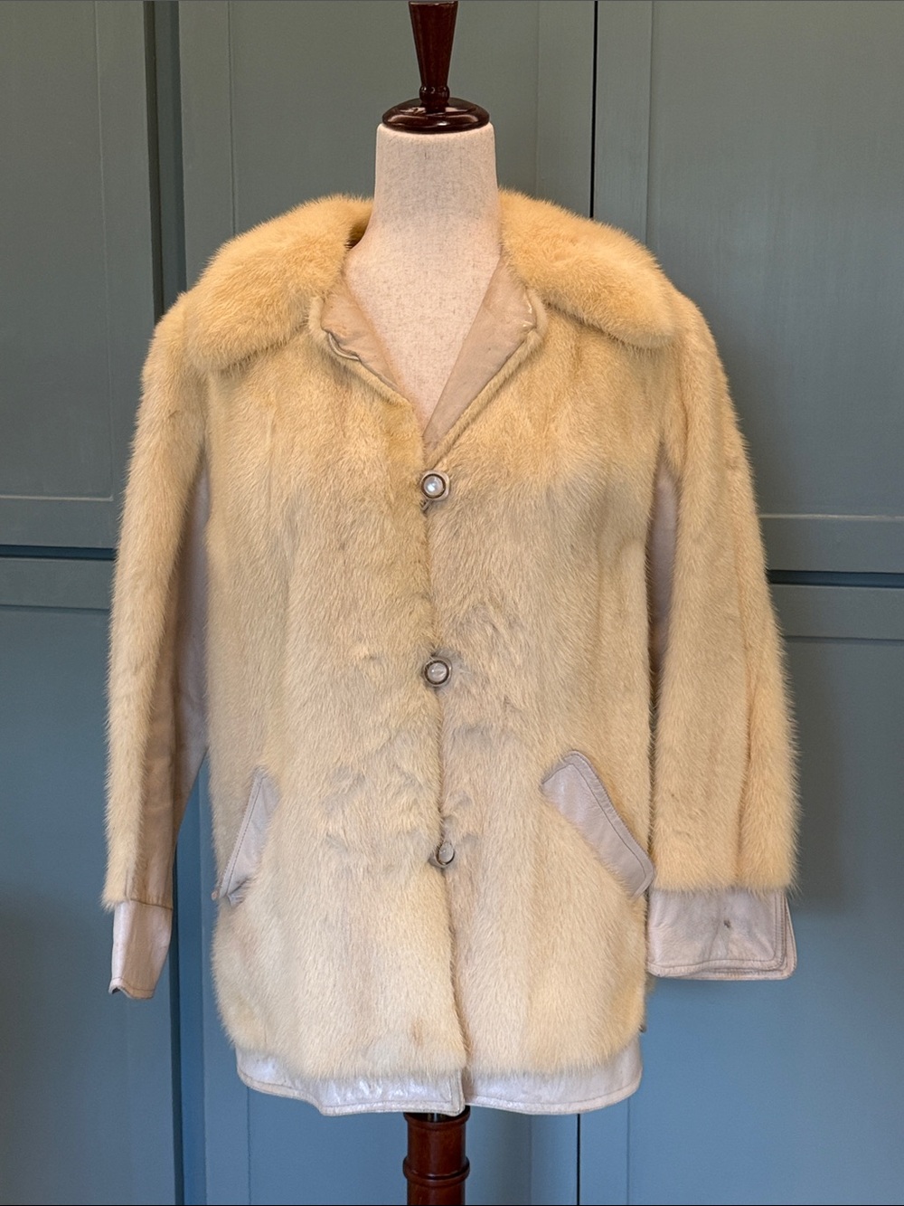 MINK - Women’s Cream mink Coat – Elegant Winter Jacket vintage